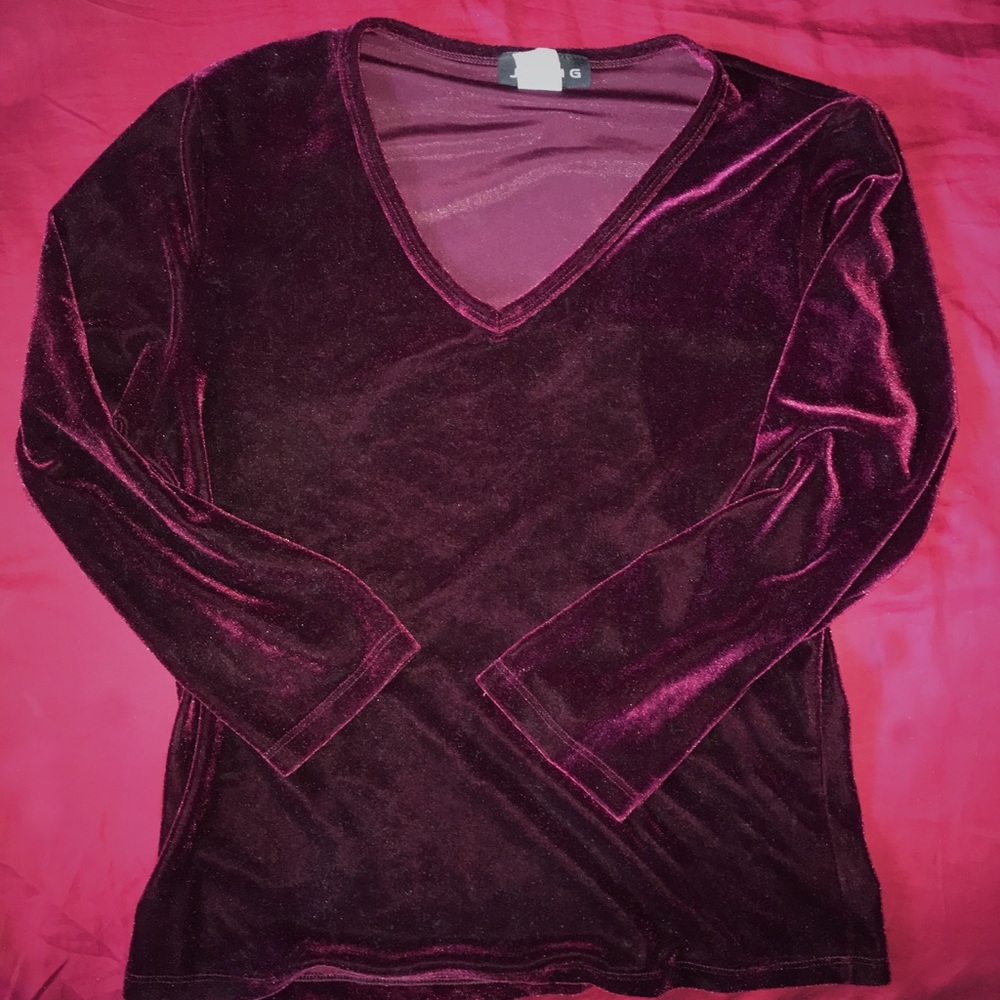 JJANG Wine Velvet Quarter Sleeve V-Neck Top